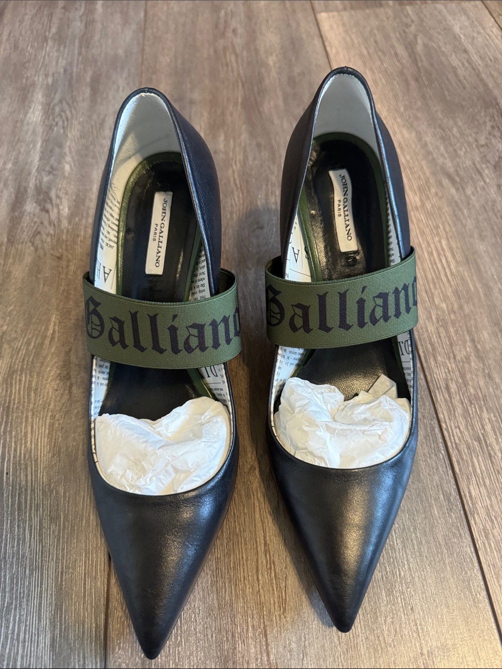 John Galliano Black Leather Pointed Pumps with Olive Logo Strap